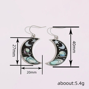 Boucles d'oreilles pendantes vintage Lune et Planète pour Femme, élégantes boucles d'oreilles célestes - Product Image 4