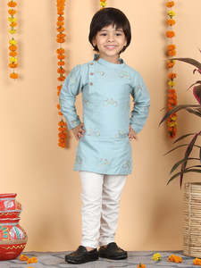 Ensemble Kurta en coton bleu ciel pour garçons avec imprimé vélo, Kurta ethnique à manches longues et pyjama blanc, tenue traditionnelle festive pour enfants - Product Image 5