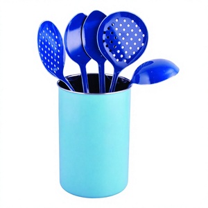 Porte-ustensiles de cuisine moderne en métal bleu avec cuillères et louches pour le rangement de la vaisselle - Product Image 1