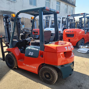 Montacargas Diésel Usado de 2 Toneladas, 3 Metros, con Mástil de Desplazamiento Lateral, Tracción 4x4 Todoterreno, 1 Año de Garantía, Pocas Horas de Trabajo - Product Image 2