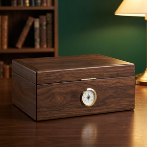 Humidor de bureau rectangulaire en noyer, 25 unités, vente en gros |   Boîte de rangement pour cigares artisanale de style moderne du milieu du siècle - Product Image 3
