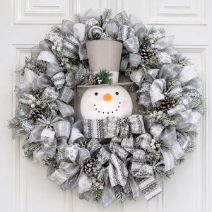 Adorno de Cara de Muñeco de Nieve con Sombrero Gris y Bufanda con Copos de Nieve Plateados para Decoración de Árboles Navideños, Puertas y Exhibición en Tiendas, Venta al por Mayor - Product Image 2