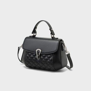 กระเป๋าถือหนังแท้ทรง Satchel สำหรับผู้หญิง ลายควิลท์เพชร  หูหิ้วเดี่ยว แฟชั่นกระเป๋าสะพายข้าง - Product Image 4