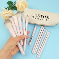 Ensemble de 13 pinceaux de maquillage de haute qualité avec manche en plastique, poils en nylon doux pour fard à paupières et eye-liner, prix abordable pour le maquillage du visage et des yeux