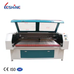 Machine de découpe laser de tissu d'alimentation automatique Co2 1610 machine laser de gravure textile avec dispositif rotatif