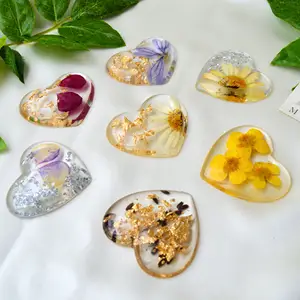 Epoxy Flower Resin Magnet Flower Fridge Magnets Kitchen Decor Floral Gifts for Her Dry Flower Resin Crafts Accessories