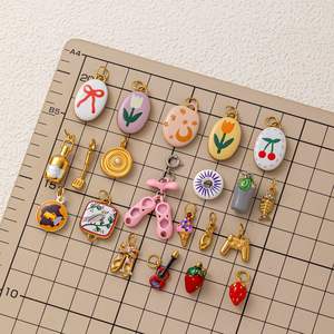 Pendentif en forme de chaussure de danse en émail peint à la main en acier inoxydable sans ternissement Manna, créez votre bracelet personnalisé - Product Image 2