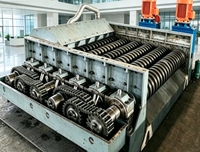 Écran à rouleaux lourd GZJS2224 avec moteur à roulement, boîte de vitesses et engrenages, capacité de 1500 t/h pour l'extraction du charbon