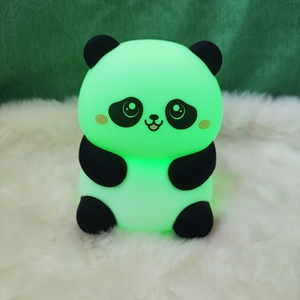 Lámpara Nocturna de Silicona Slap Panda, Control Táctil, Cambio de Color LED, Lámpara de Noche para Niños, Recargable por USB, Lámpara Suave para Guardería - Product Image 1