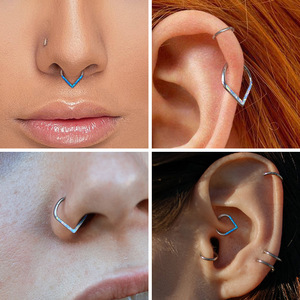 <span class=keywords><strong>Anneau</strong></span> de nez en zircon personnalisé en or 10K en forme de goutte, bijoux de <span class=keywords><strong>piercing</strong></span> corporel personnalisés européens, <span class=keywords><strong>anneau</strong></span> de cartilage d'<span class=keywords><strong>oreille</strong></span> en acier titane - Product Image 4