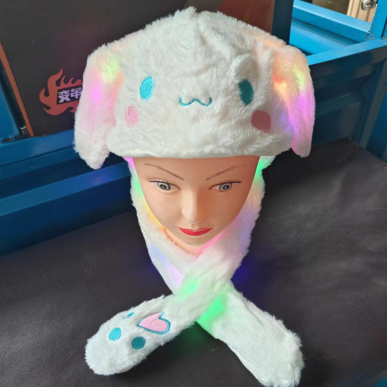 Estilo juguetón de perro orejón brillante.