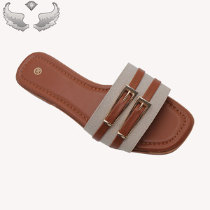 Sandales légères et tendance pour femmes, idéales pour l'extérieur, avec faible MOQ pour les essais – Fabricant de sandales et de chaussons pour femmes - Product Image 4