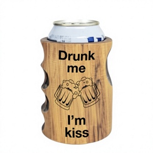 Portabevande in Legno per Lattine di Birra con Design 'Drunk Me I'm Kiss', Portatile e Isolato per Feste - Product Image 1