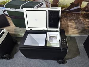 Kulkas Portabel Mobil Kompresor DC Listrik Bentuk Peluru Pembuat Es 45L Freezer 6pcs/8-10mnt Casing Plastik - Product Image 3