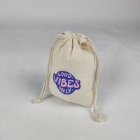 Sac cadeau pour filles Calico Sac à poussière Pochette à cordon Tissu de Noël Tissu naturel Toile Mini sac à cordon Logo personnalisé