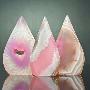 Wholesale Top Quality <b>Pink</b> Agate Teardrop Crystal Healing Natural Polished Stone for Unique <b>Home</b> <b>Decor</b> and Holiday Gifts - Product Image 1