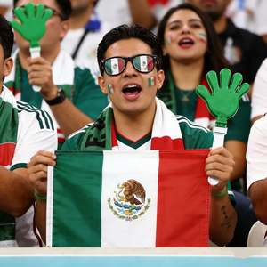 Kit de fournitures pour supporters 2026 en gros – Pack personnalisé Coupe du Monde de Football avec écharpe et lunettes pour supporters - Product Image 2