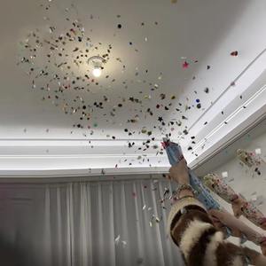 Cañón de Confeti de Plástico Redondo, Portátil, No Tóxico, para Fiestas, Bodas y Celebraciones - Product Image 2