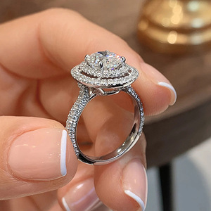 Anello dal Design Classico a Forma Ovale, Elegante Anello da Dito per Donne - Product Image 2
