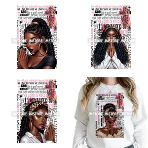 Adesivi Termotrasferibili DTF Lavabili con Citazioni Religiose: 'Praying Black Boss Queen God Almighty', Pronti da Applicare su Vestiti - Product Image 1