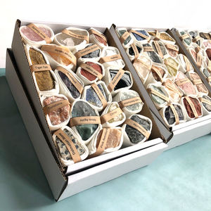 Caja de regalo de piedra de color mezclado en bruto de cristal crudo natural al por mayor con nombre de piedra - Product Image 4