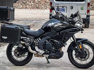 CFMOTO 700MT - Moto de tourisme d'aventure à <span class=keywords><strong>bicylindre</strong></span> en parallèle de 700 cm3 - Product Image 2