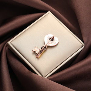 Heart Key Brooch Rhinestone Zinc Alloy Women's Gift Fashion Accessory - Product Image 3