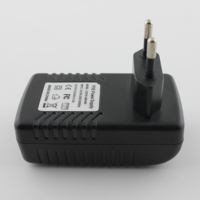 Adaptor Injektor Steker Dinding POE 24V 1A untuk Kamera IP Ethernet Keamanan CCTV 2 Port 10/100Mbps Sakelar Jaringan
