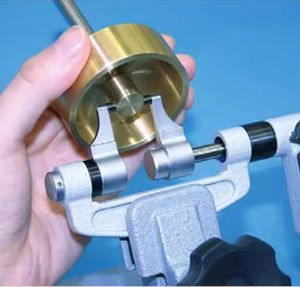 Giappone MITUTOYO 343-250-30 0 ~ 25mm, 0.001mm, ± 0.005mm digitale fuori micrometro (tipo pinza) - Product Image 2