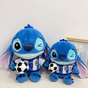 Peluche Carino di <span class=keywords><strong>Stitch</strong></span> <span class=keywords><strong>Blu</strong></span> con Pallone da Calcio, 4 Maglie Nazionali, Personaggio Anime, Decorazione per la Casa - Product Image 3