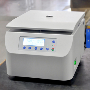 Centrifugeuse de laboratoire compacte de table UMH-4K à équilibrage automatique, 5000 tr/min, avec rotor angulaire, capacité 300 ml - Product Image 3
