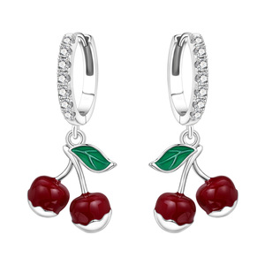 La boucle d'oreille en forme de pêche est un cadeau parfait pour les filles, un cadeau d'anniversaire ou un cadeau pour un anniversaire de naissance. - Product Image 6