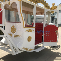 Magnifique et élégante voiture électrique royale classique, calèche électrique traditionnelle sans chevaux, calèche électrique de voyage