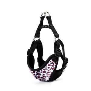 Arnés de punto para perro con chaleco frontal, diseño cómodo y ajustable, ideal para paseos y control en el entrenamiento. - Product Image 2