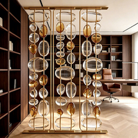 Paravent moderne en verre avec pierres, cadre en acier inoxydable doré pour hall d'hôtel, restaurant, villa, entrée
