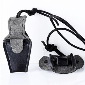 Outil de tension de corde pour arc classique, en microfibre noire avec poignée en corde, accessoire d'équipement de tir - Product Image 1