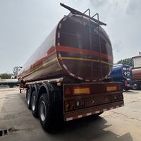 Semi-remorque à 3 essieux pour le transport d'asphalte bitumineux avec isolation thermique