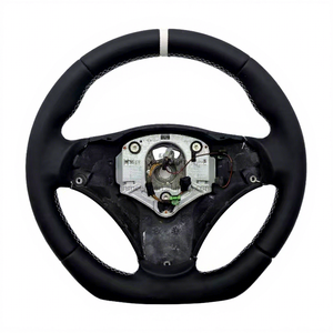 พวงมาลัยแบบแถบสีขาวหนังเรียบสำหรับ BMW อุปกรณ์เสริมรถยนต์ E90 - Product Image 1