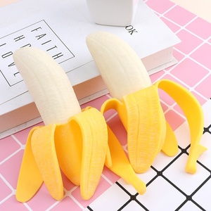 LUYI Halloween Simulation Banane à Peler en Plastique Écologique Jouet Créatif Anti-Stress à Presser Rebondissant pour Farces et Décompression - Product Image 1