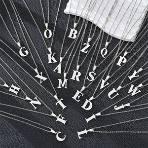 Collier avec lettres en acier inoxydable, pendentif avec initiales de l'alphabet, chaîne pour femmes, usage quotidien, cadeau, bijoux à la mode - Product Image 1