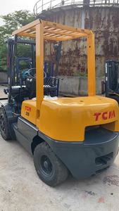 Montacargas Usado Diésel Japonés TCM de 3 Toneladas FD30 FD50 FD70 con Tres Mástiles y Desplazamiento Lateral, Longitud de Horquilla de 1220 mm, 6 Meses de Garantía - Product Image 3