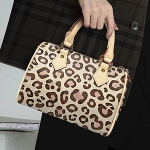 <span class=keywords><strong>Sac</strong></span> à main portable Ms. avec motif unique personnalisé, avec bandoulière, tendance et polyvalent, ajoutant un charme mature, meilleur <span class=keywords><strong>sac</strong></span> pour femmes - Product Image 3