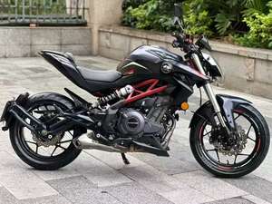 QJMOTOR Chaser 350 Vente en gros Moto sportive de rue <span class=keywords><strong>350cc</strong></span> bicylindre EFI 4 temps refroidie par liquide avec écran TFT - Product Image 2