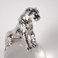Grande Vente Décoration Maison Sculpture Artisanale Boule de Cristal Intérieur Table Salon Décoration Léopard en Métal Ornements Décoration Maison