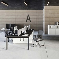 Bureau commercial design moderne pour 4 personnes Vente en gros Ordinateur poste de travail Meuble de séparation Table du personnel style panneau de bois