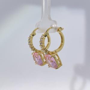 Boucles d'oreilles pendantes géométriques en zircon plaqué or Tianyu Gems, coupe coussin, luxueuses et élégantes, longues boucles d'oreilles pour femmes - Product Image 3