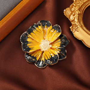 Broche <span class=keywords><strong>de</strong></span> camelia <span class=keywords><strong>de</strong></span> doble capa con efecto <span class=keywords><strong>de</strong></span> goteo <span class=keywords><strong>de</strong></span> aceite para <span class=keywords><strong>mujer</strong></span>, nuevo accesorio floral elegante e individual, broche para abrigo - Product Image 2