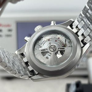 Montre mécanique pour homme haut de gamme avec finition dorée, lignes claires et un effet tridimensionnel, extrêmement polyvalente - Product Image 5