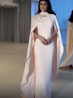 Nouvelle arrivée Robe de soirée sirène rose et blanche avec manches cape Perles arabes Fleurs Robes de soirée de mariage pour femmes