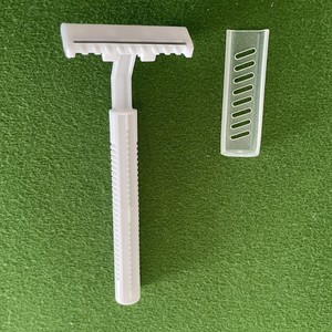 Maquinilla de afeitar desechable marca Anning, blanca, de una sola hoja, para hombres, mujeres y uso posparto. - Product Image 1
